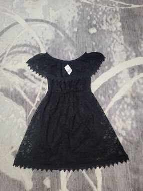 Brand New Suzy Shier Black Lace Off-Shoulder Dress Size S/M